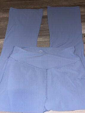 Move technology Blue Ribbed Flare Leggings